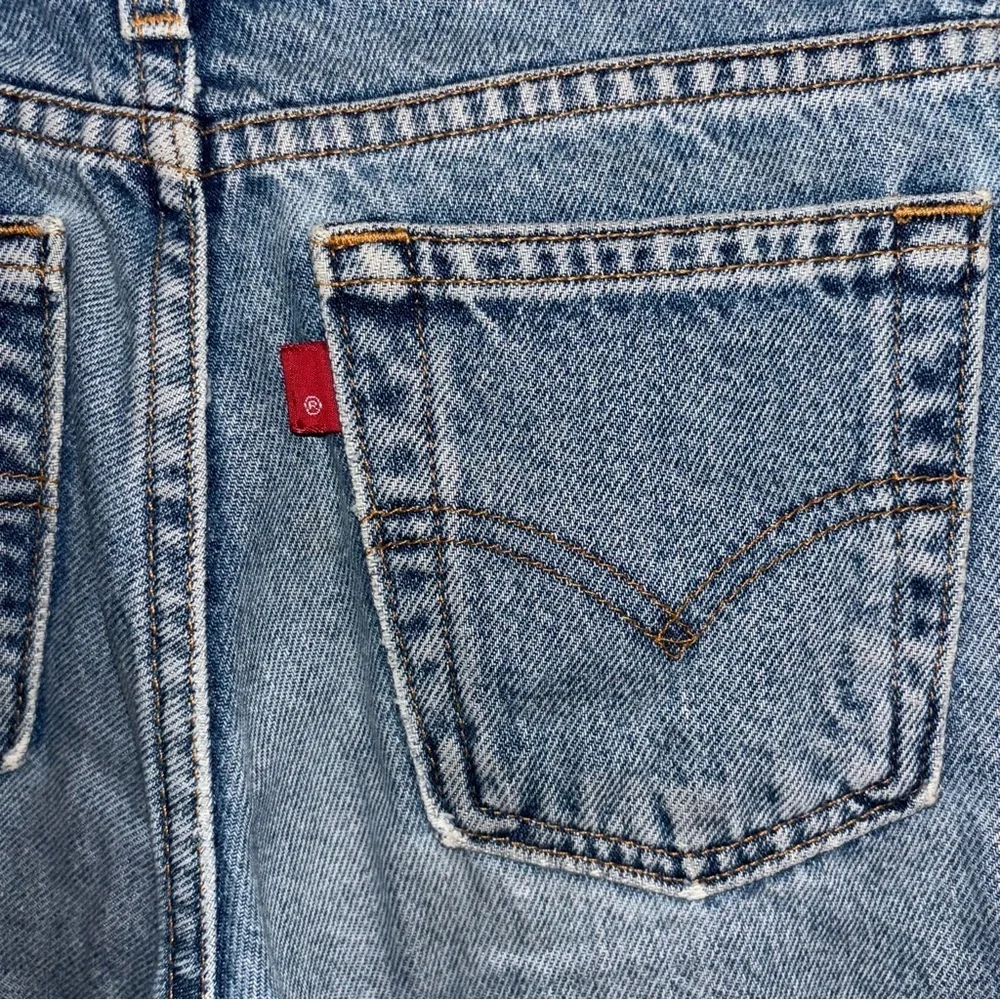 Levi's 550 Size 12 Relaxed Fit Blue Jeans - Picture 6 of 8